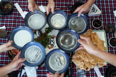 Đi làm ăn thời nay mà không bia bọt thì khó lắm !